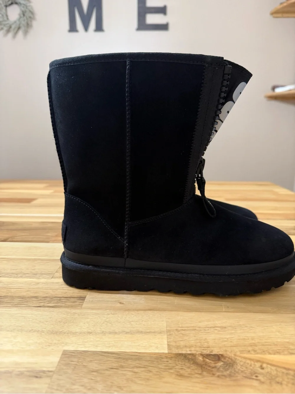 UGG Classic Short Zipper Tape Logo 9